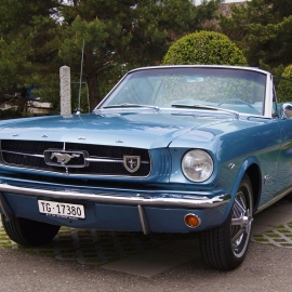 Ford Mustang V8 Convertible blau